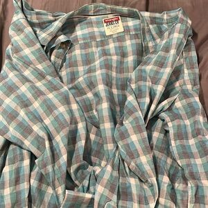 Men’s plaid button down